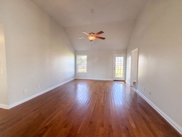 111 Beaver Creek Dr, Portland, TN 37148
