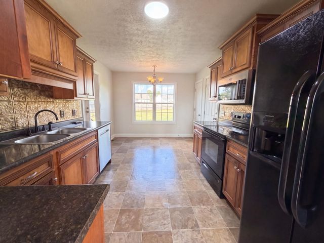 111 Beaver Creek Dr, Portland, TN 37148