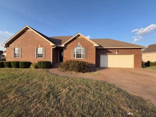 111 Beaver Creek Dr, Portland, TN 37148