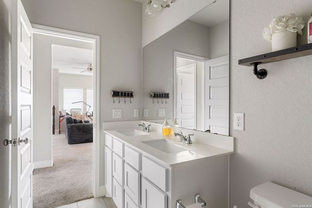 1904 HIGH BANK CT, Seguin, TX 78155