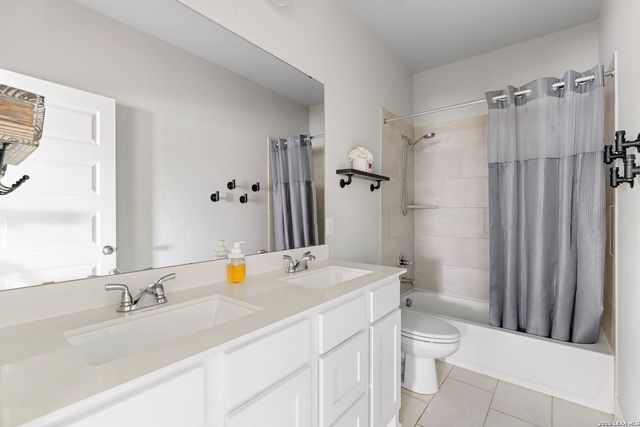 1904 HIGH BANK CT, Seguin, TX 78155