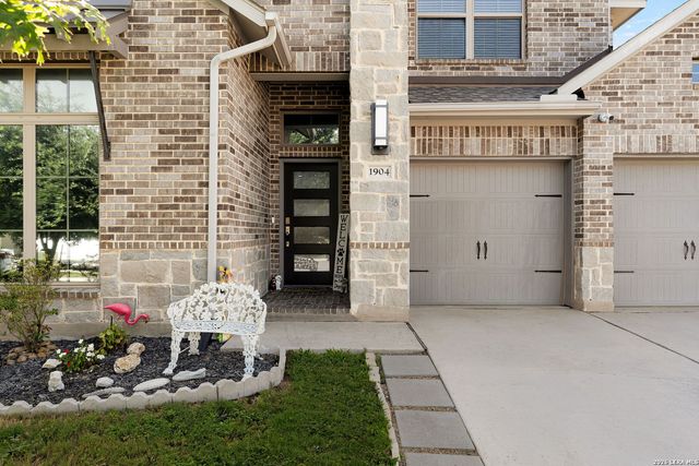 1904 HIGH BANK CT, Seguin, TX 78155