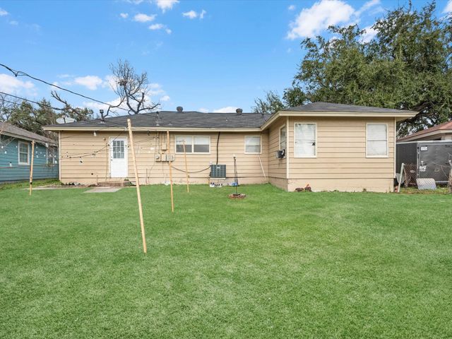 838 Rosewick Street, Houston, TX 77015