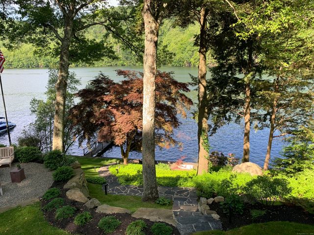 21 Echo Drive, New Milford, CT 06776