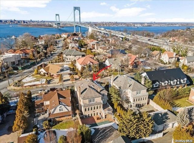6 Summit Place, Whitestone, NY 11357
