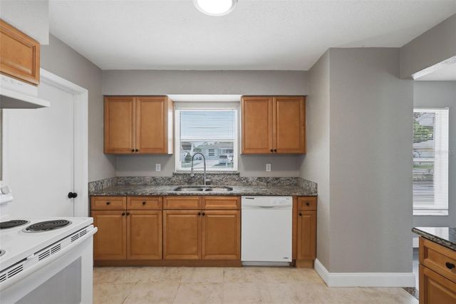 2852 ENGLISH DRIVE, Deltona, FL 32738