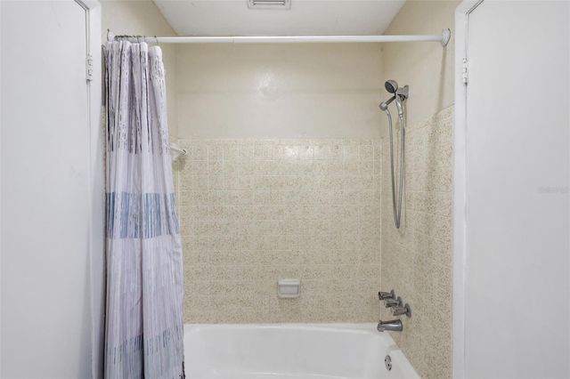 2852 ENGLISH DRIVE, Deltona, FL 32738