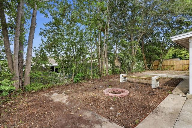 2852 ENGLISH DRIVE, Deltona, FL 32738