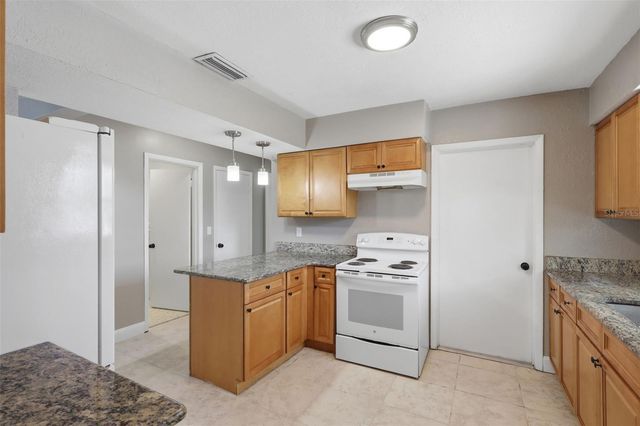 2852 ENGLISH DRIVE, Deltona, FL 32738