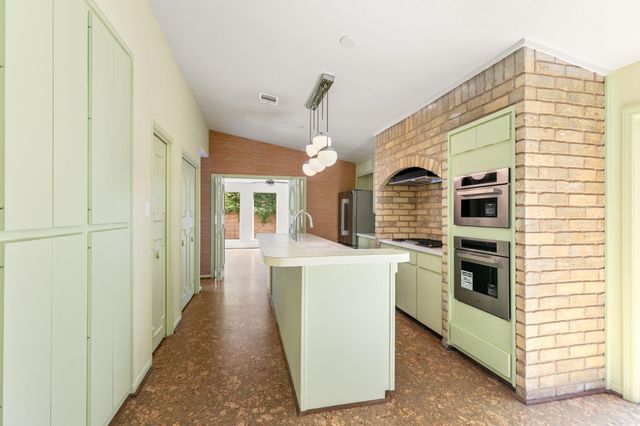 2619 Briarpark Drive, Houston, TX 77042