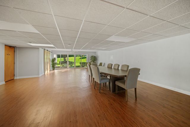 5300 Walnut Avenue 20a, Downers Grove, IL 60515