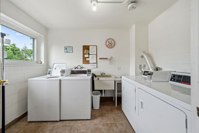 5300 Walnut Avenue 20a, Downers Grove, IL 60515