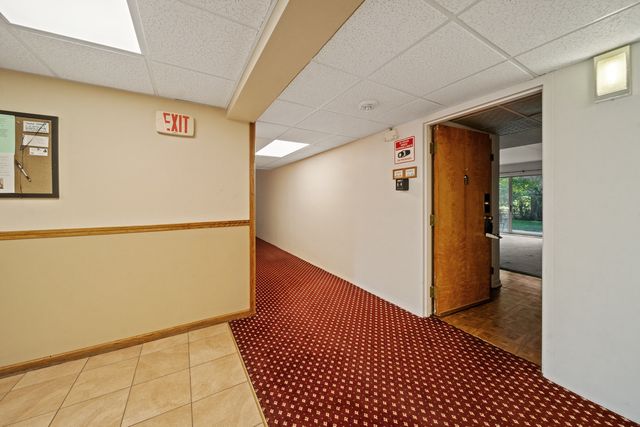 5300 Walnut Avenue 20a, Downers Grove, IL 60515
