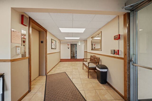 5300 Walnut Avenue 20a, Downers Grove, IL 60515