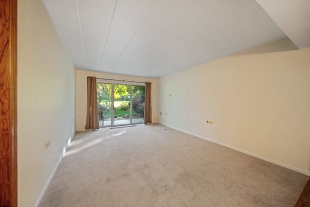 5300 Walnut Avenue 20a, Downers Grove, IL 60515