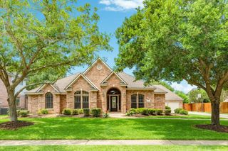 54 Scotch Pine Court, Lake Jackson, TX 77566