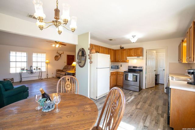 320 county road 341, Jourdanton, TX 78026