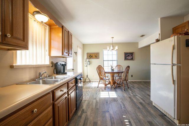 320 county road 341, Jourdanton, TX 78026