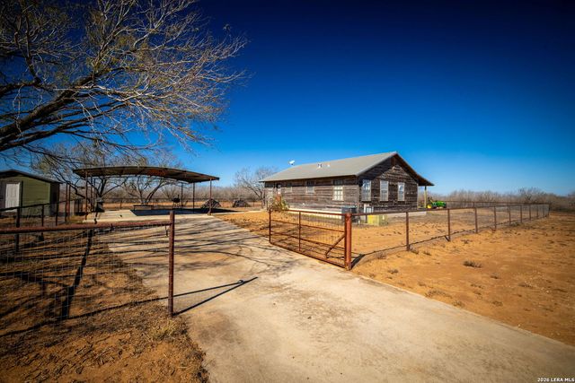 320 county road 341, Jourdanton, TX 78026