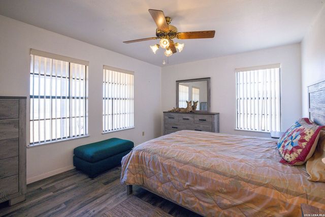 320 county road 341, Jourdanton, TX 78026