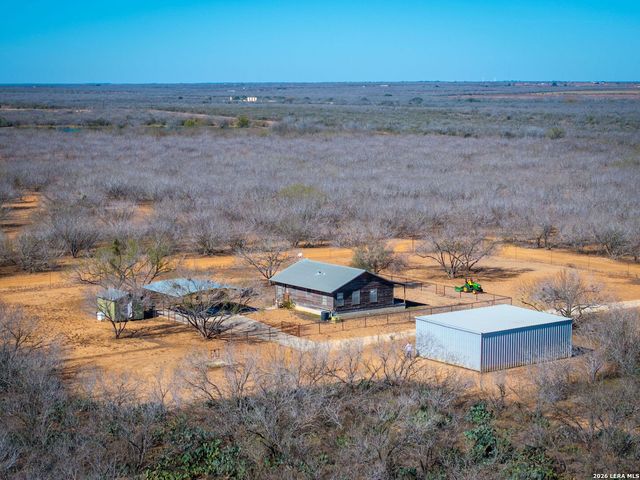 320 county road 341, Jourdanton, TX 78026