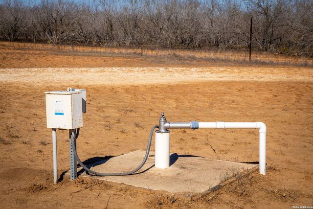 320 county road 341, Jourdanton, TX 78026