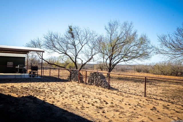 320 county road 341, Jourdanton, TX 78026