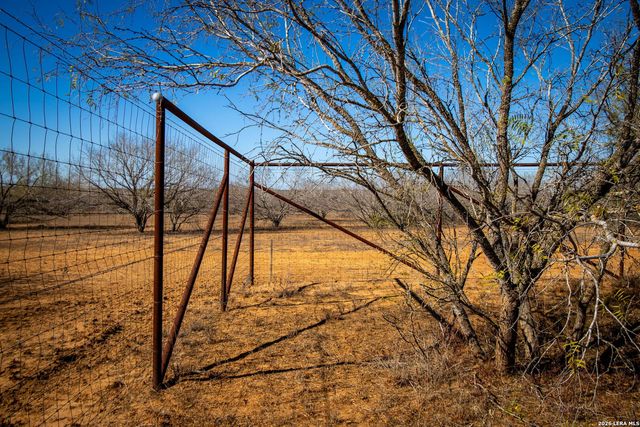 320 county road 341, Jourdanton, TX 78026