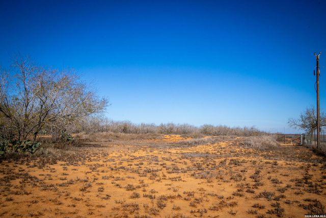 320 county road 341, Jourdanton, TX 78026