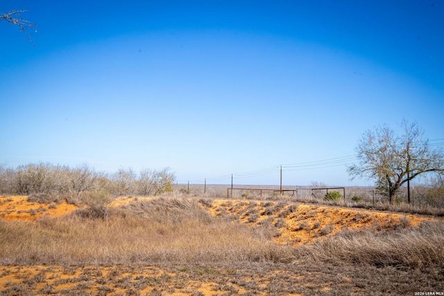 320 county road 341, Jourdanton, TX 78026