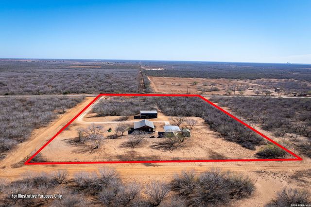 320 county road 341, Jourdanton, TX 78026