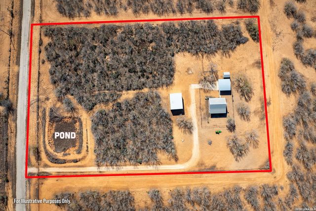 320 county road 341, Jourdanton, TX 78026