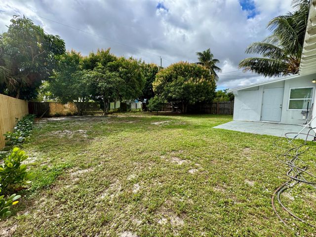 350 Cypress Drive, Lake Park, FL 33403