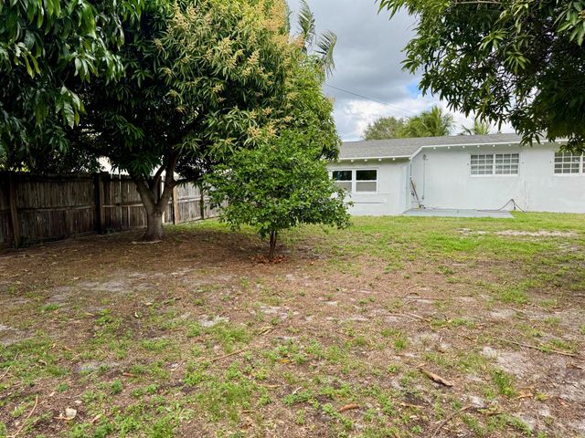 350 Cypress Drive, Lake Park, FL 33403