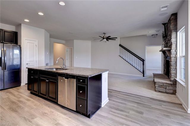 306 Oak Hill LN, Smithfield, VA 23430