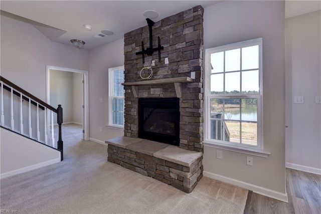 306 Oak Hill LN, Smithfield, VA 23430