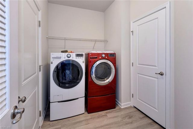 306 Oak Hill LN, Smithfield, VA 23430