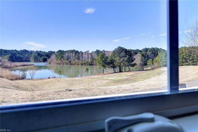 306 Oak Hill LN, Smithfield, VA 23430