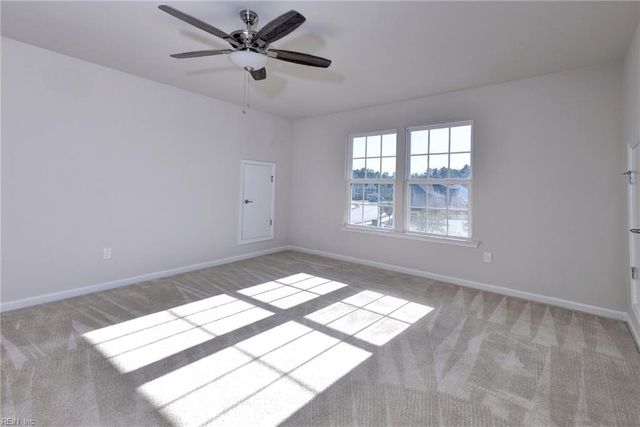 306 Oak Hill LN, Smithfield, VA 23430