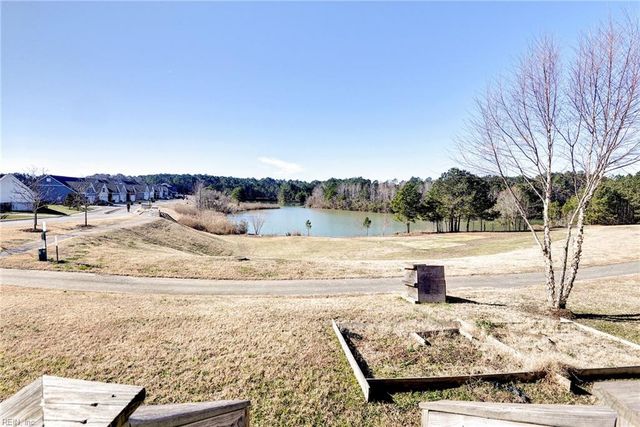 306 Oak Hill LN, Smithfield, VA 23430