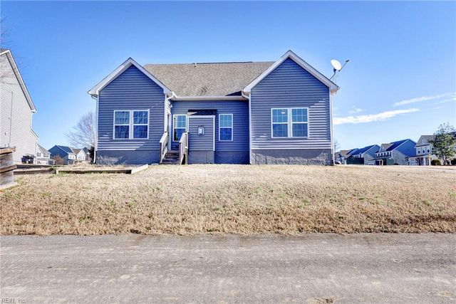 306 Oak Hill LN, Smithfield, VA 23430