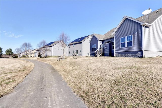 306 Oak Hill LN, Smithfield, VA 23430