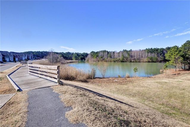 306 Oak Hill LN, Smithfield, VA 23430