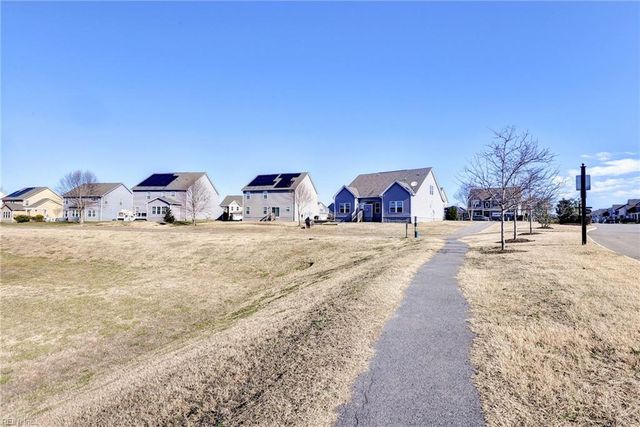 306 Oak Hill LN, Smithfield, VA 23430