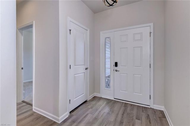 306 Oak Hill LN, Smithfield, VA 23430