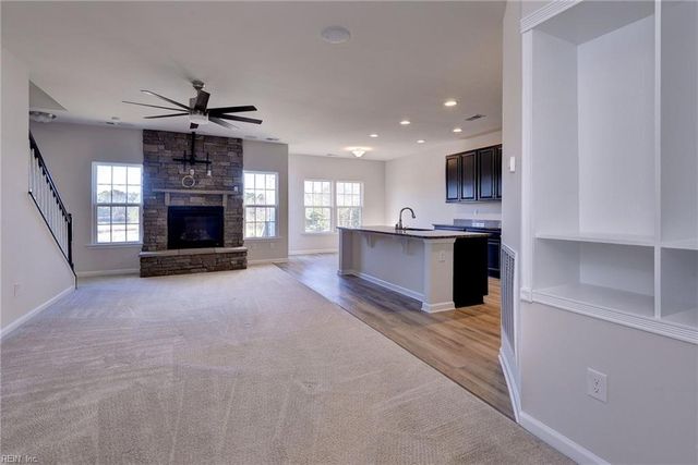 306 Oak Hill LN, Smithfield, VA 23430