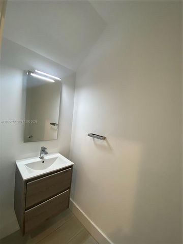 909 NW 45th Ter, Plantation, FL 33317