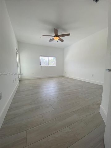 909 NW 45th Ter, Plantation, FL 33317