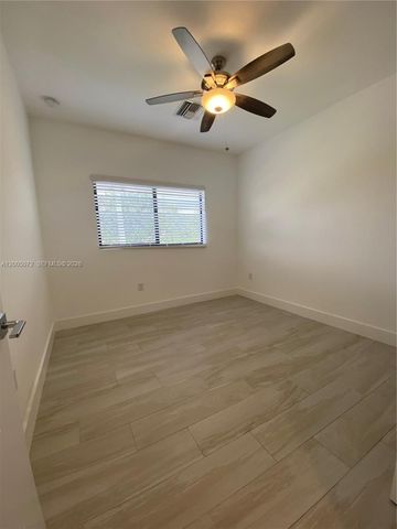 909 NW 45th Ter, Plantation, FL 33317