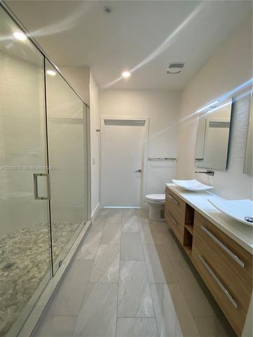909 NW 45th Ter, Plantation, FL 33317